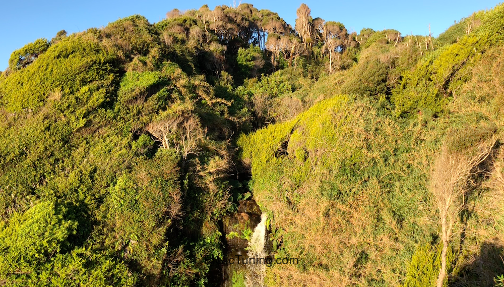 Salto de agua playa de Pelche